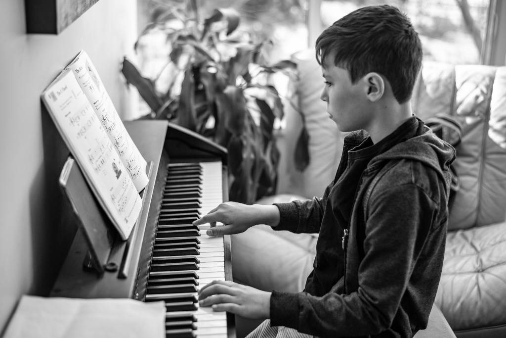 piano-lesson-g13d5e312d_1920